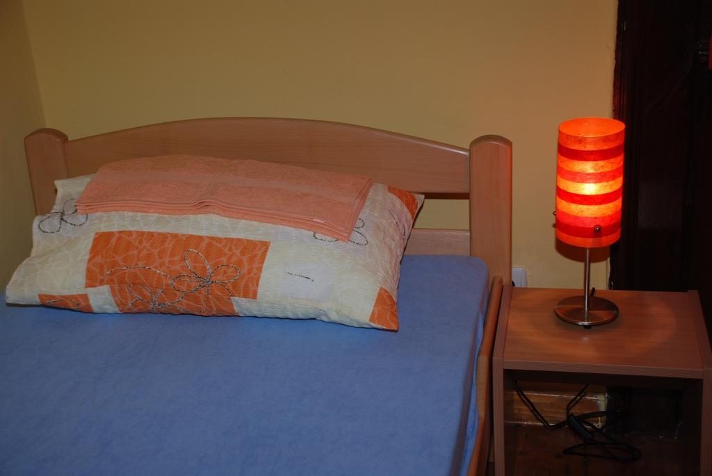 Central Station Hostel Belgrado Esterno foto